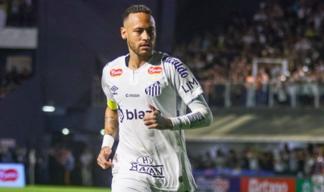 ESPN：内马尔术后首次触球训练，预计2月4日对阵圣保罗进大名单