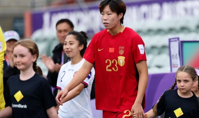 花开两朵，同心逐梦——双胞胎姐妹邵子钦、邵子嘉的这些年|邵敏|足球|女足亚洲杯|巴西女足|中国女足_新浪体育_新浪新闻