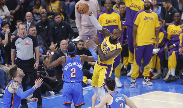 开云体育-霍里：詹姆斯是唯一有权抱怨裁判的人 他没有SGA&amp;东里的吹罚待遇